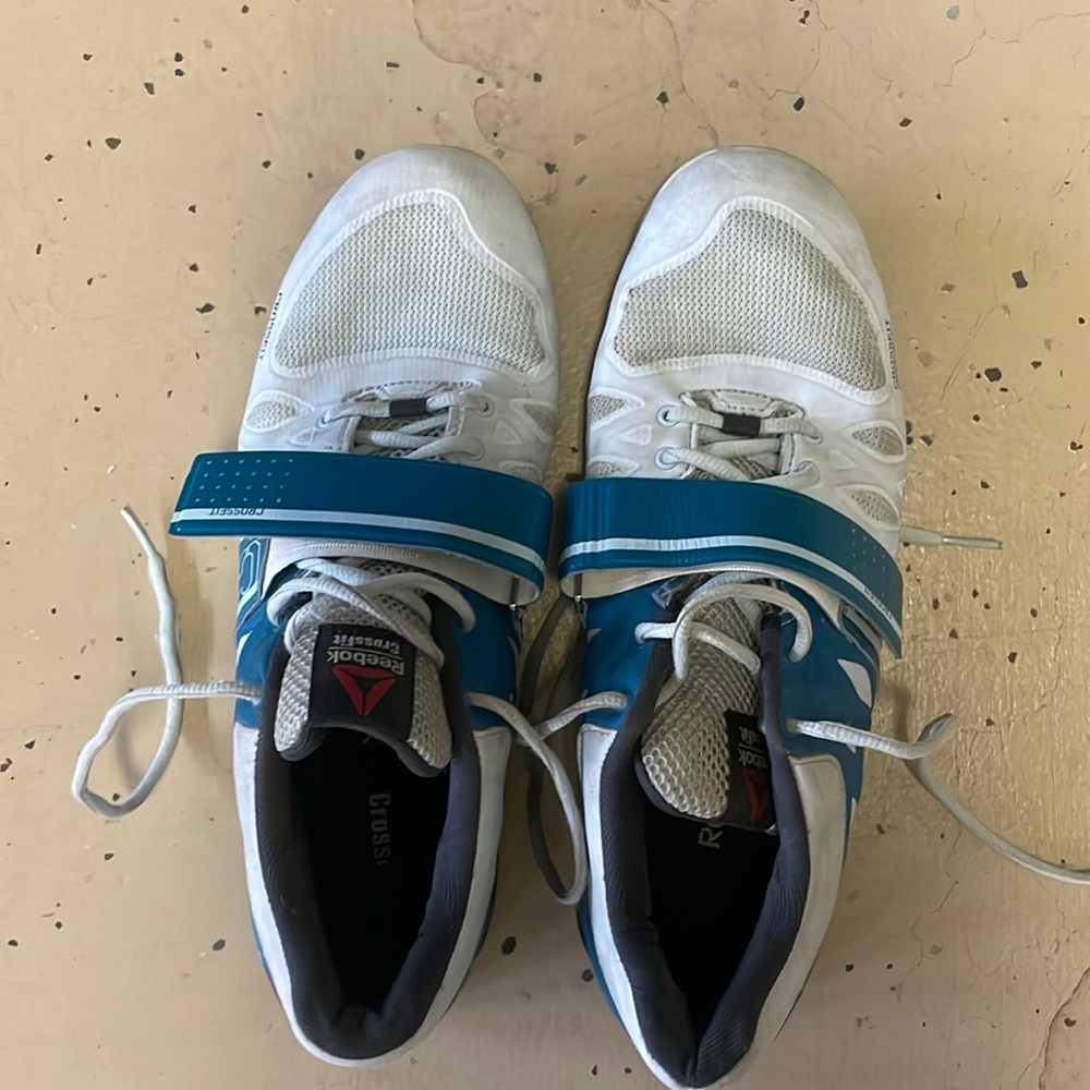 Lifting shoes